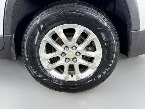 Used 2019 Chevrolet Traverse LT FWD image 31