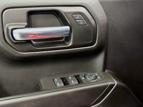 Used 2020 Chevrolet Silverado 1500 Custom w/ Custom Value Package AWD/4WD image 19