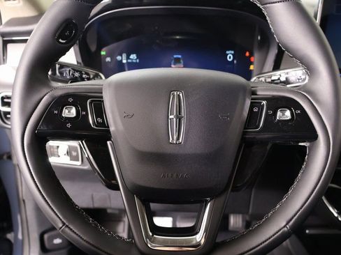 New 2026 Lincoln Corsair Premiere image 3