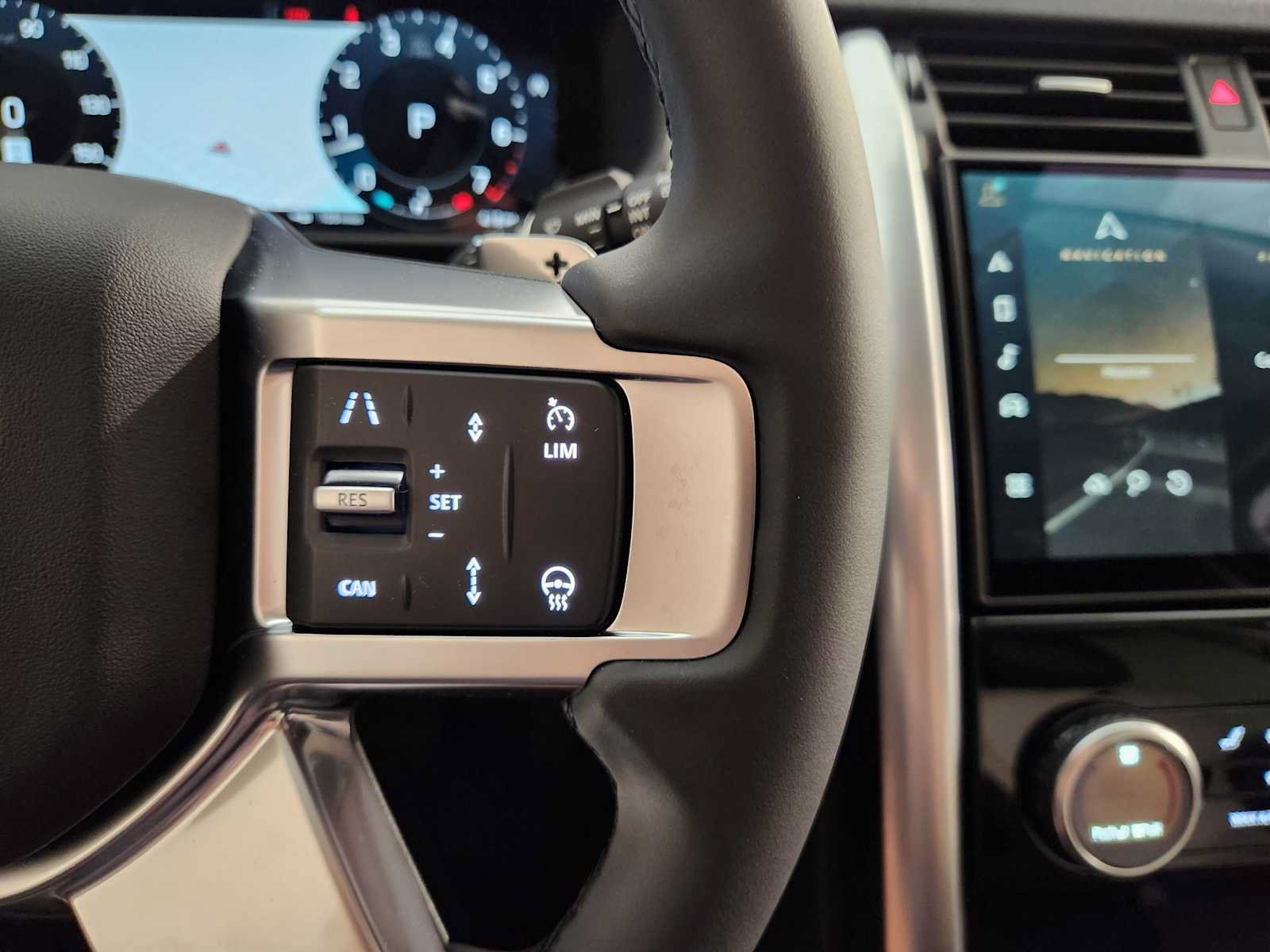 New 2026 Land Rover Discovery S AWD/4WD image 27