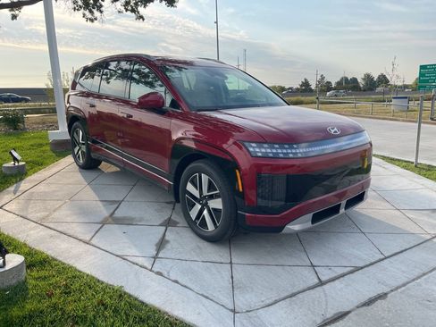 New 2026 Hyundai Ioniq 9 SEL w/ Tow & Go Package AWD/4WD image 7