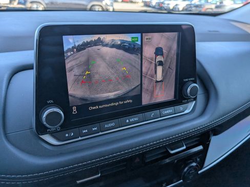 Used 2023 Nissan Rogue SL image 15