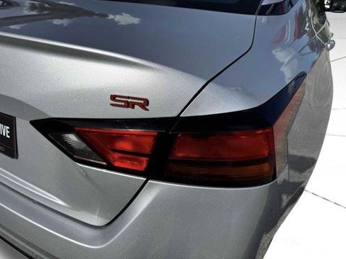 Used 2024 Nissan Altima 2.5 SR FWD image 13