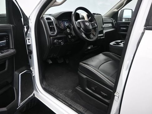 Used 2024 RAM 2500 Laramie AWD/4WD image 13