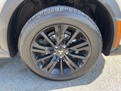 Used 2024 Mitsubishi Eclipse Cross AWD image 10