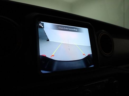 Used 2023 Jeep Gladiator Mojave w/ Cold Weather Group image 21