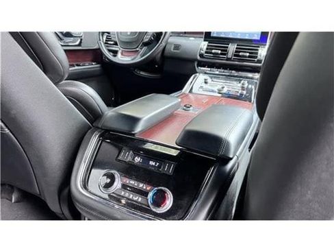 Used 2020 Lincoln Navigator 4WD image 98
