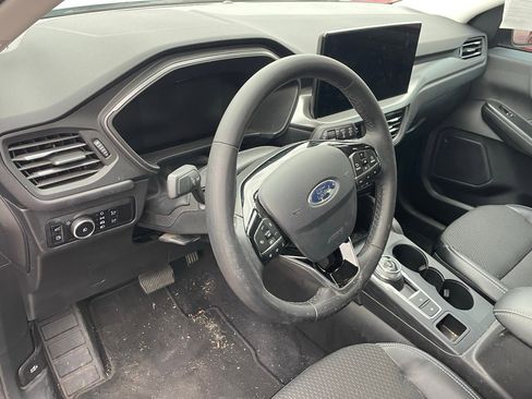 Used 2024 Ford Escape SE image 6