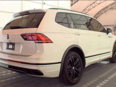 Used 2022 Volkswagen Tiguan SE R-Line FWD image 5