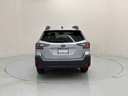 Used 2023 Subaru Outback Premium image 4
