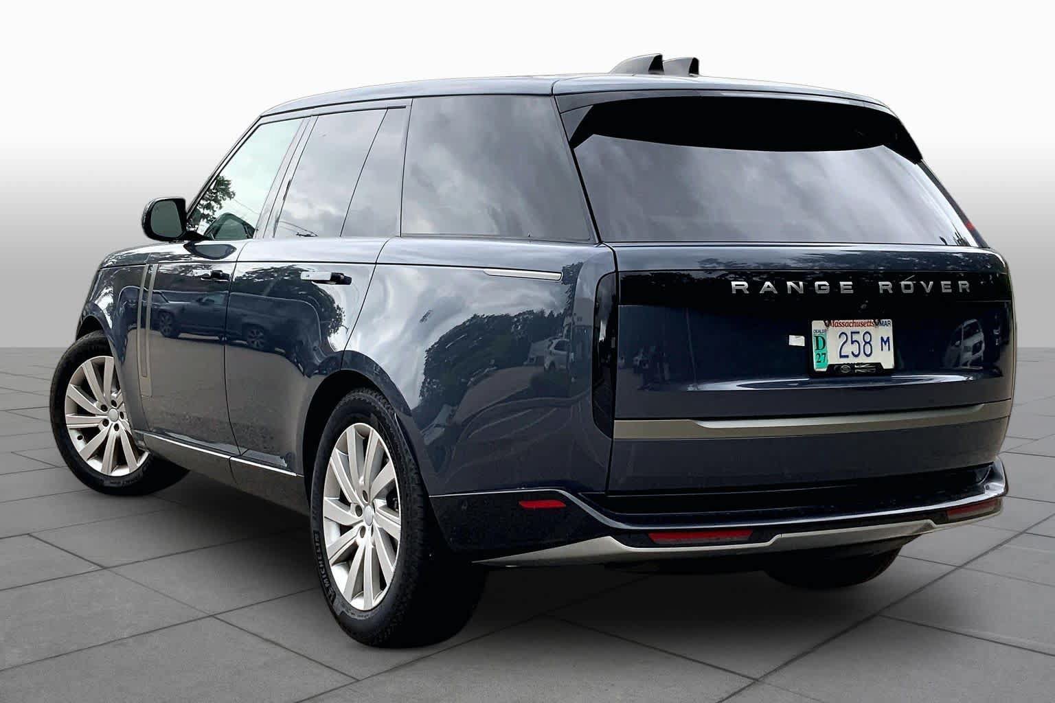 Used 2024 Land Rover Range Rover SE AWD/4WD image 11