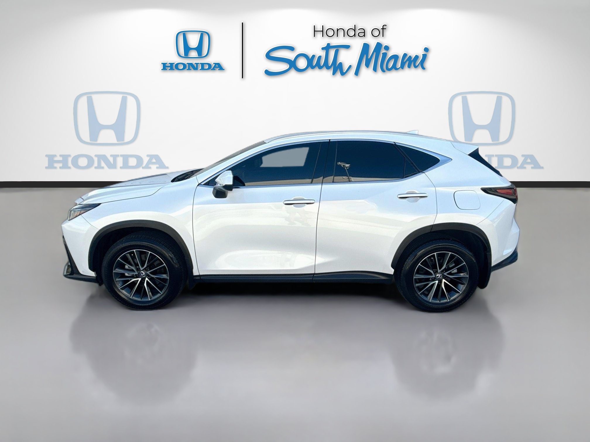 Used 2025 Lexus NX 250 FWD w/ Accessory Package (K3) image 4
