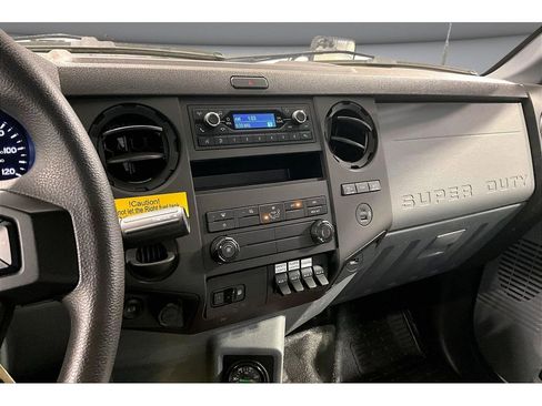 Used 2023 Ford F750 2WD Regular Cab Super Duty image 8