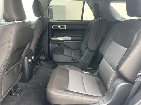Used 2022 Ford Explorer XLT AWD/4WD image 17