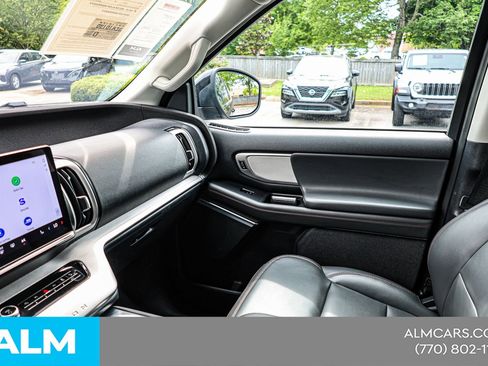 Used 2025 Ford Expedition Active AWD/4WD image 38