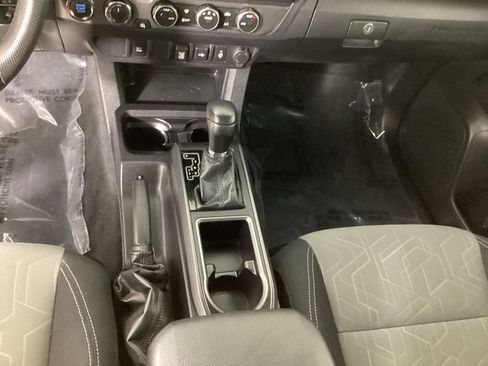 Used 2023 Toyota Tacoma TRD Off-Road AWD/4WD image 17