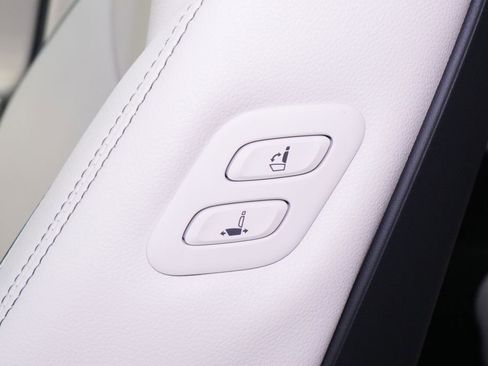 New 2026 Genesis GV70 2.5T Advanced image 18