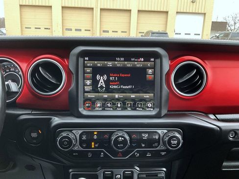 Certified 2021 Jeep Gladiator Rubicon AWD/4WD image 13
