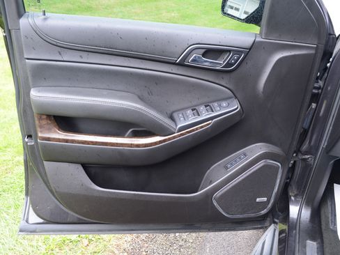 Used 2017 Chevrolet Tahoe LT image 22