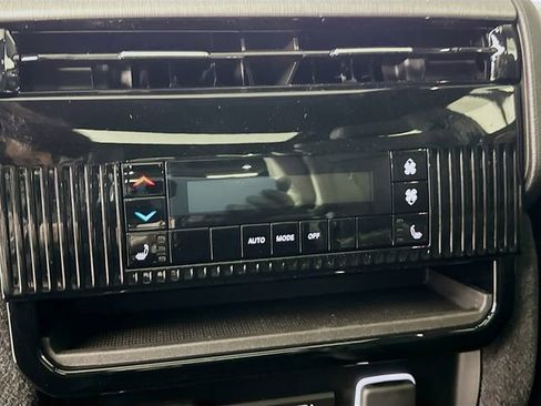 New 2025 Jeep Wagoneer L Series II image 30