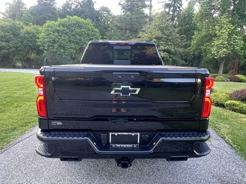 Used 2024 Chevrolet Silverado 1500 High Country w/ Midnight Edition AWD/4WD image 10