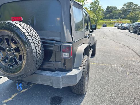 Used 2016 Jeep Wrangler Unlimited Sport w/ Quick Order Package 24S AWD/4WD image 26
