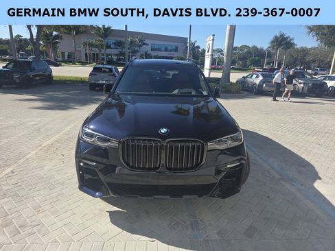 Certified 2022 BMW X7 M50i w/ Executive Package image 5