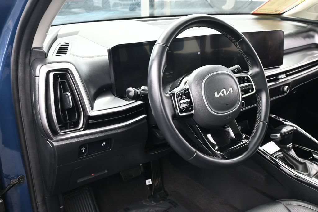 Used 2025 Kia Sorento S w/ Panoramic Sunroof Package FWD image 15