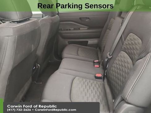 Used 2024 Nissan Pathfinder S image 25