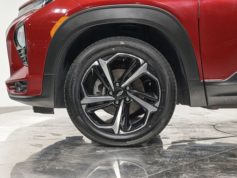 Used 2023 Chevrolet TrailBlazer RS w/ Sun and Liftgate Package image 3
