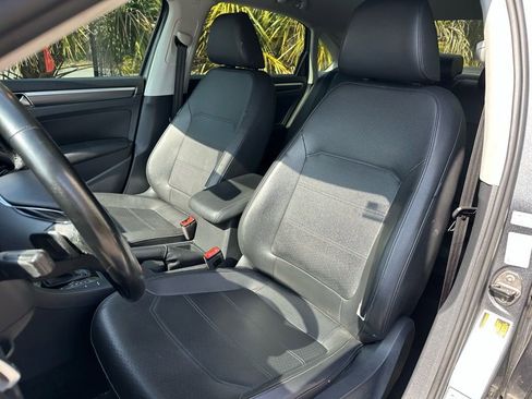 Used 2017 Volkswagen Passat 1.8T R-Line image 15