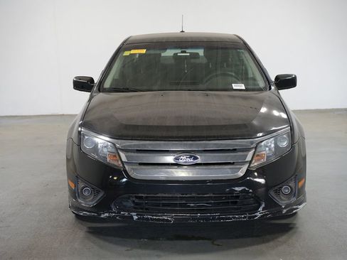 Used 2011 Ford Fusion SE image 2