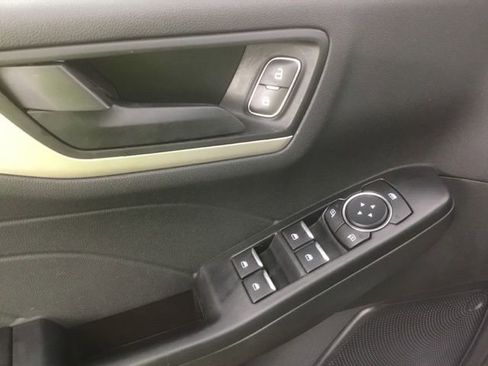 Used 2022 Ford Escape SE w/ Cold Weather Package image 22