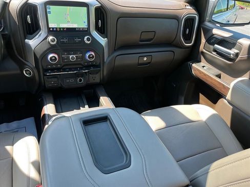 Used 2021 GMC Sierra 1500 SLT w/ SLT Premium Plus Package AWD/4WD image 8