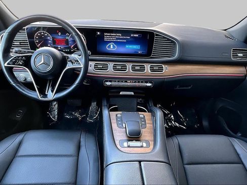 Used 2024 Mercedes-Benz GLS 450 4MATIC image 15