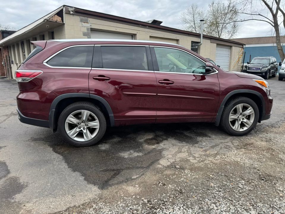 Used 2015 Toyota Highlander Limited Platinum AWD/4WD image 6