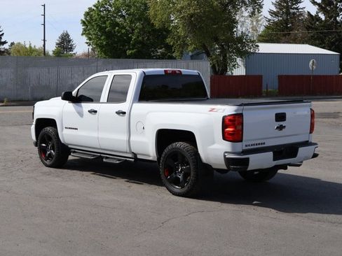 Used 2017 Chevrolet Silverado 1500 LT w/ Redline Edition AWD/4WD image 8