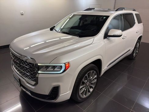 Used 2021 GMC Acadia Denali w/ Denali Ultimate Package AWD/4WD image 3