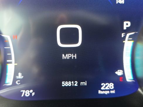 Used 2025 Chrysler Pacifica Limited FWD image 22