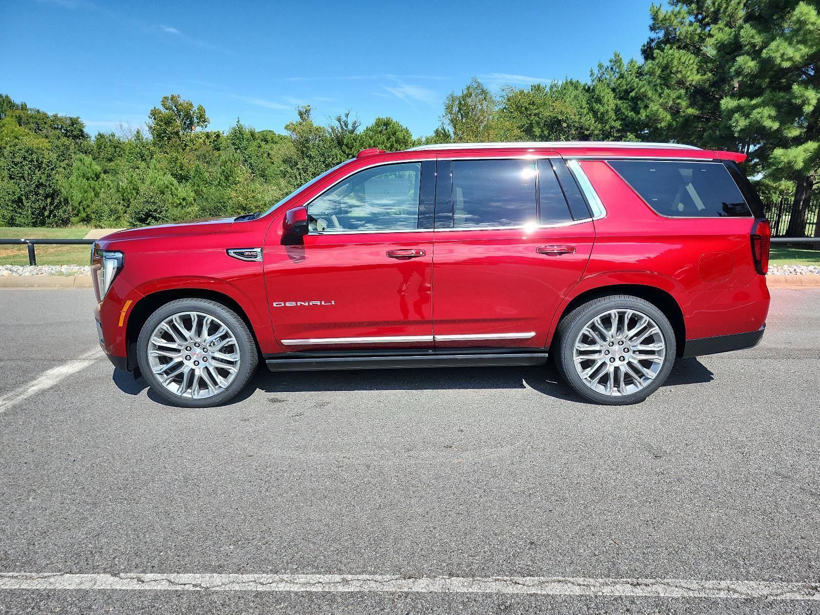 New 2027 GMC Yukon Denali w/ Denali Reserve Package AWD/4WD image 2
