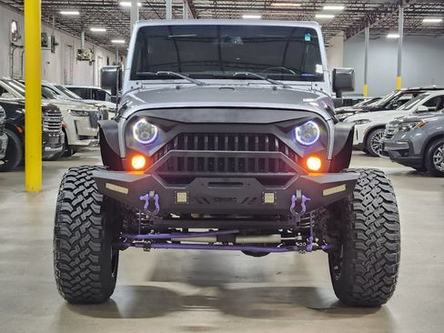 Used 2015 Jeep Wrangler Unlimited Sahara w/ Max Tow Package AWD/4WD image 2