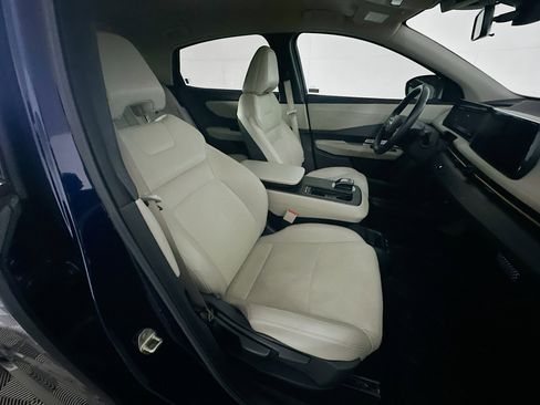 Used 2023 Nissan Ariya FWD image 29