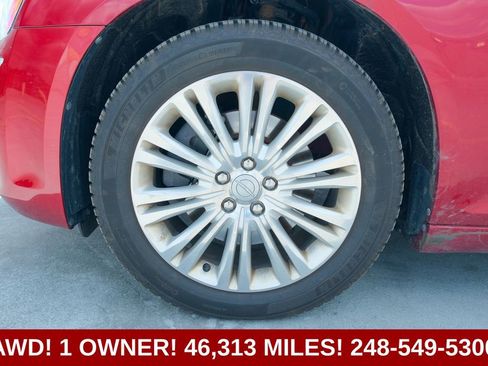 Used 2014 Chrysler 300 AWD w/ Driver Convenience Group image 9