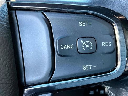 Used 2022 RAM 1500 Limited w/ Body-Colour Bumper Group image 12