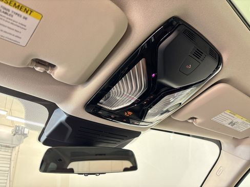 Used 2026 BMW X7 xDrive40i image 16