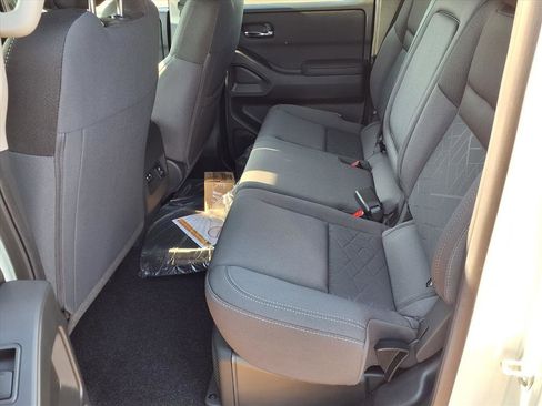 New 2025 Nissan Frontier SV w/ SV Convenience Package image 9