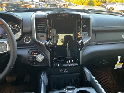 New 2026 RAM 1500 Laramie w/ Sport Appearance Package AWD/4WD image 7
