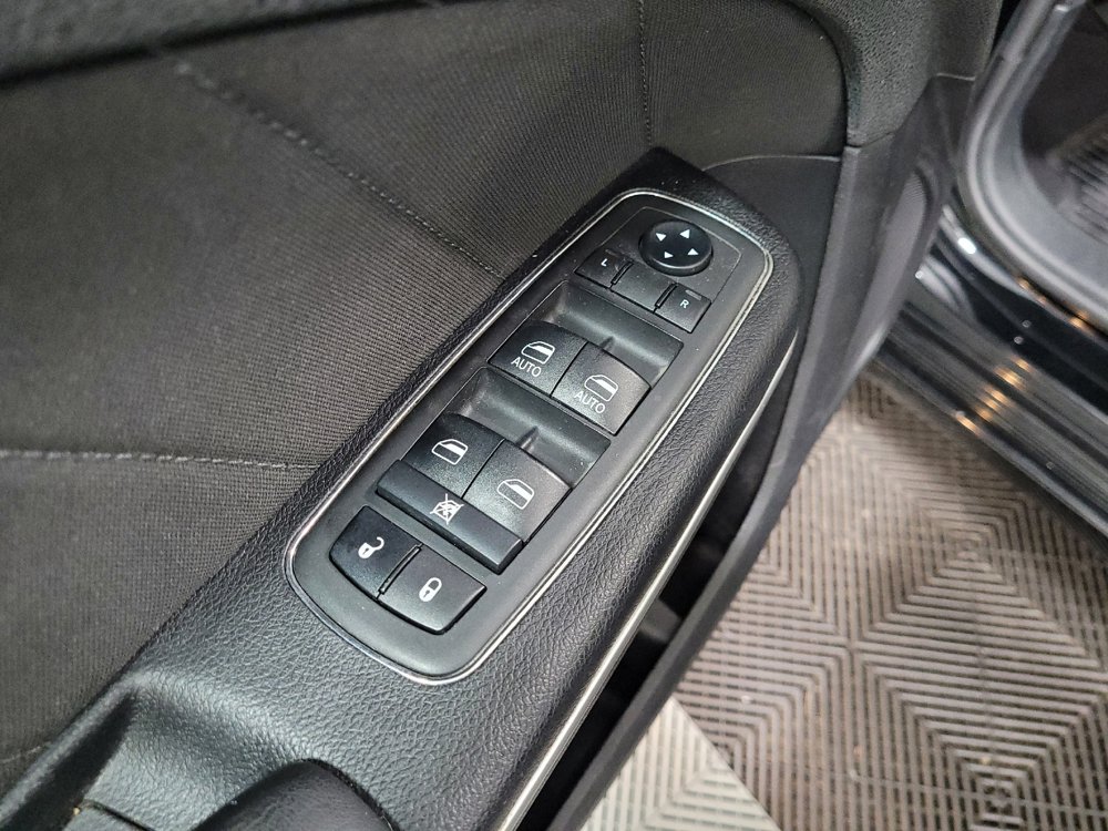 Used 2019 Dodge Charger SXT AWD/4WD image 27