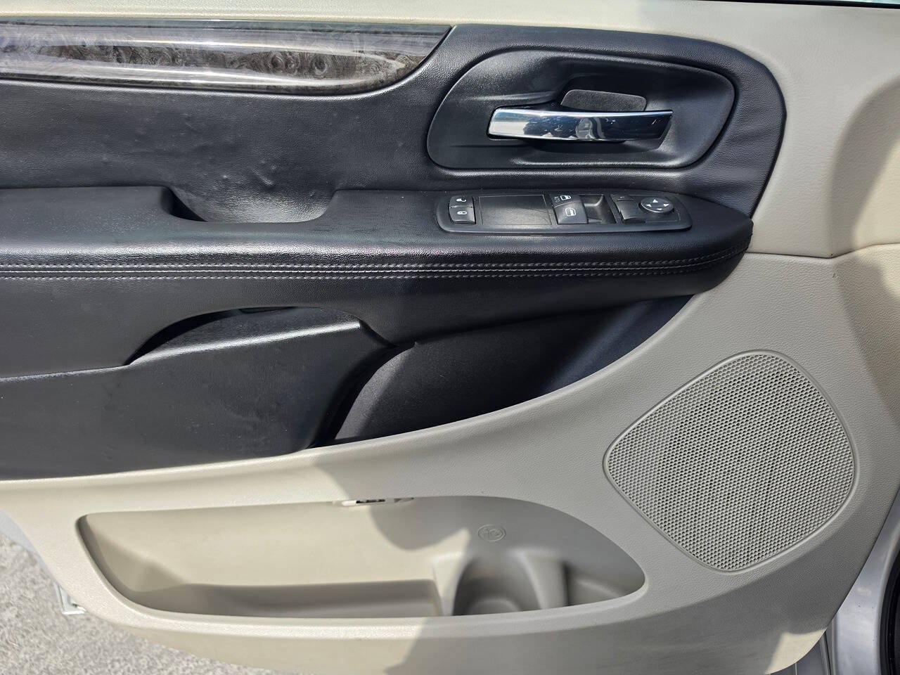 Used 2012 Dodge Grand Caravan SE FWD image 18