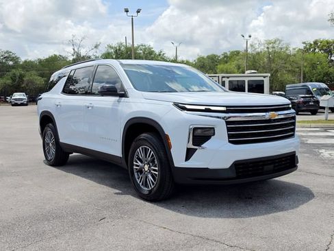 New 2026 Chevrolet Traverse LT w/ Driver Confidence Package FWD image 7
